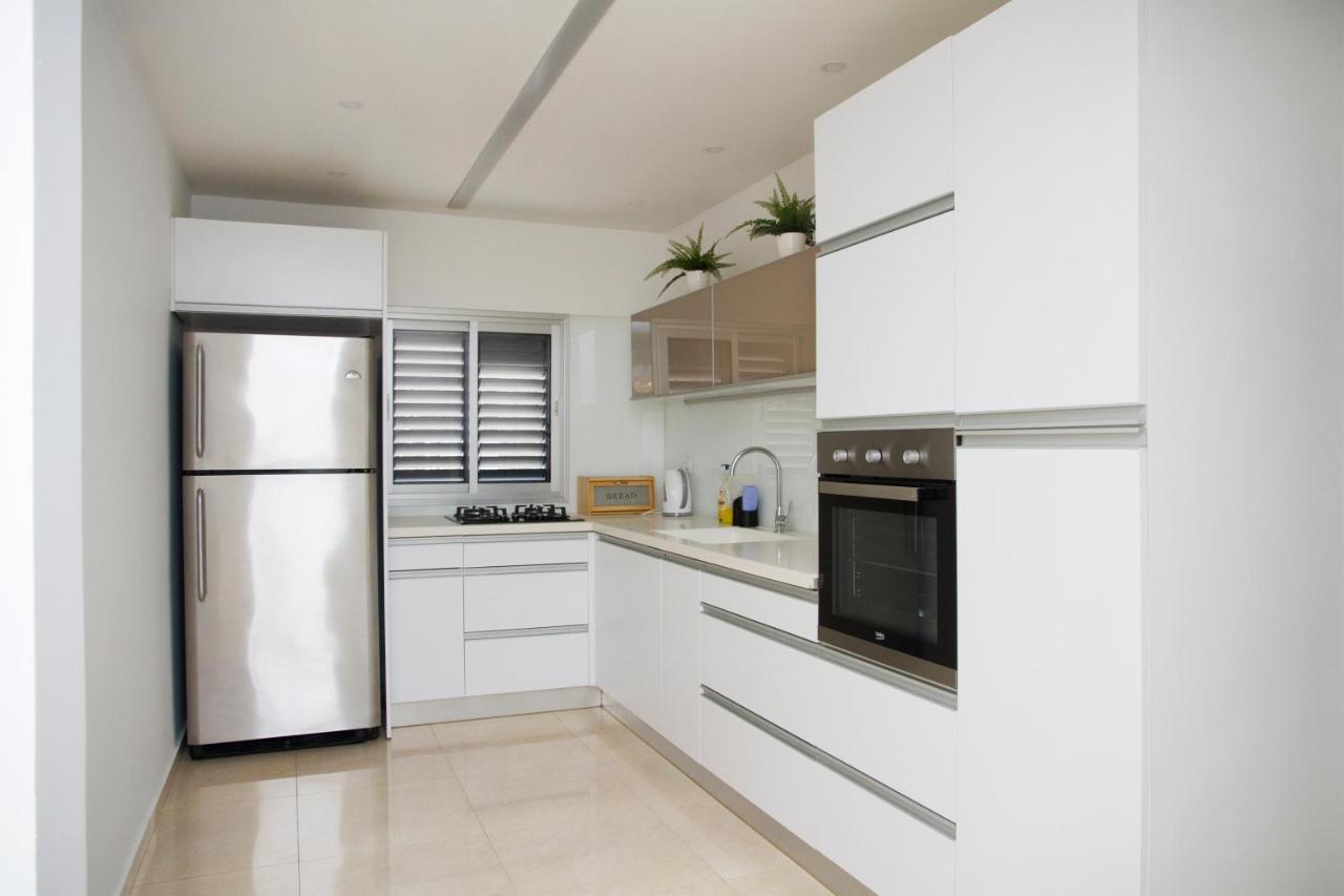 Apartment Etsel Бат Ям Екстериор снимка