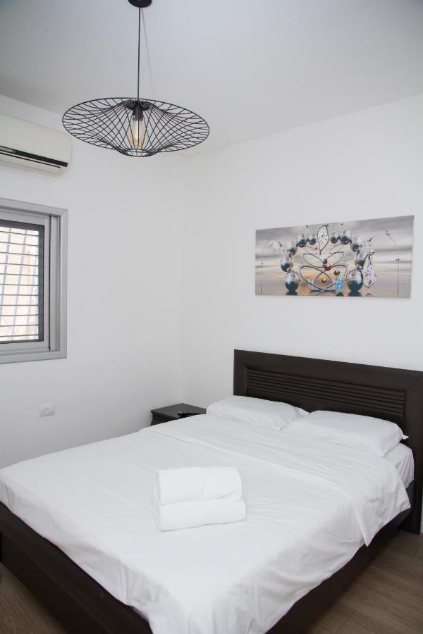 Apartment Etsel Бат Ям Екстериор снимка