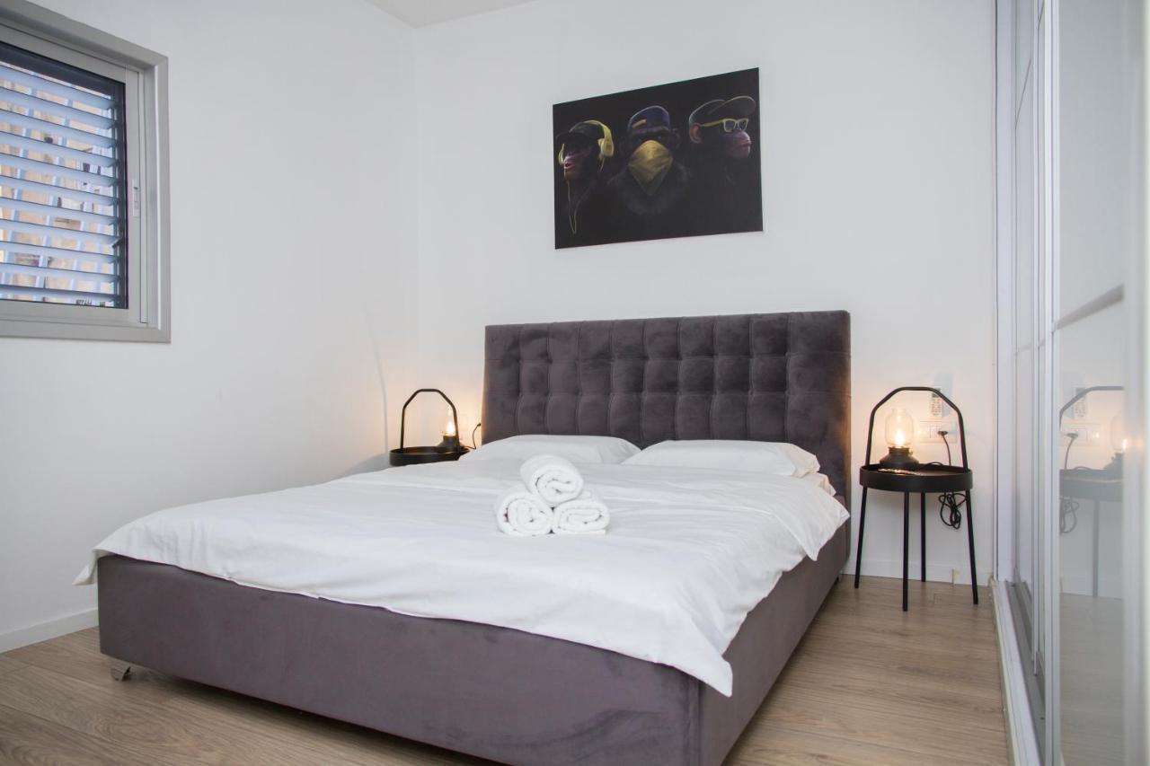 Apartment Etsel Бат Ям Екстериор снимка