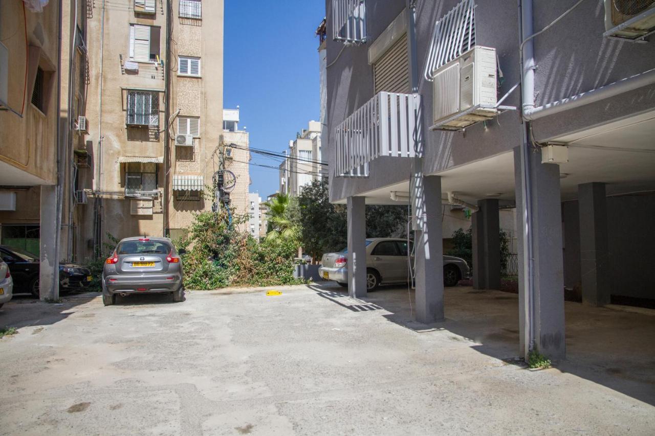Apartment Etsel Бат Ям Екстериор снимка