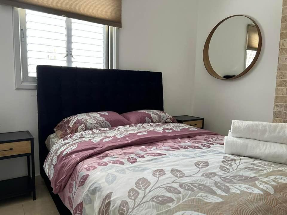 Apartment Etsel Бат Ям Екстериор снимка