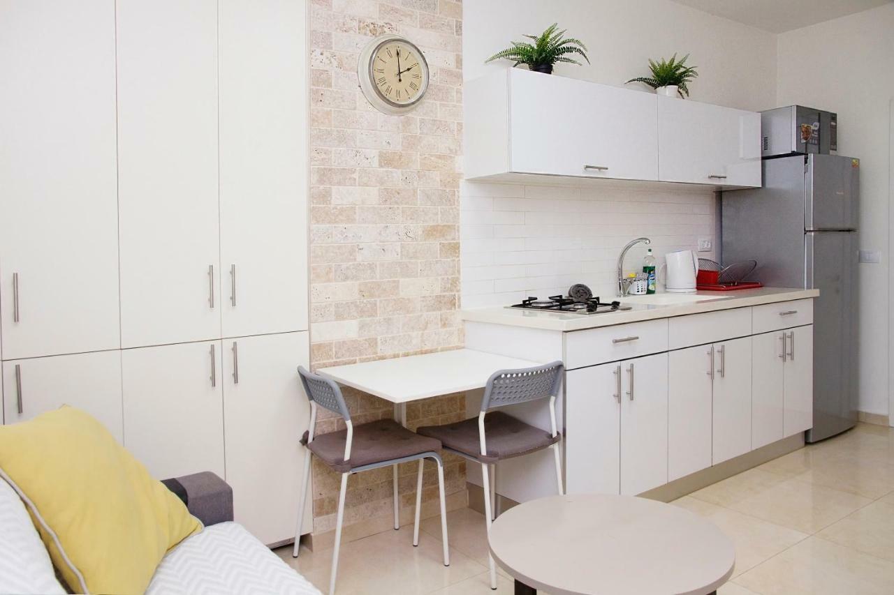 Apartment Etsel Бат Ям Екстериор снимка